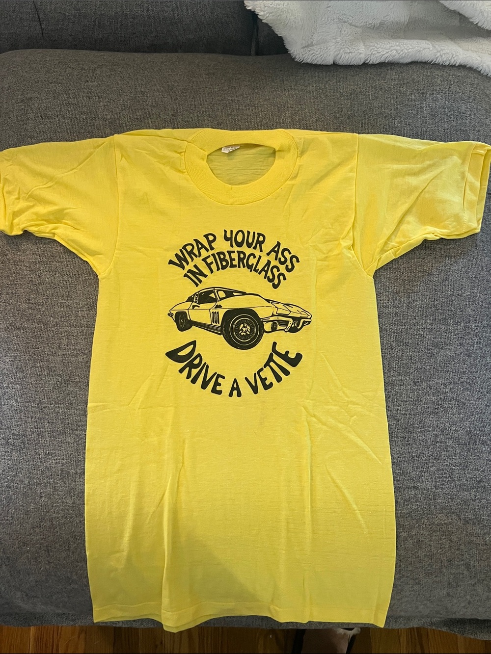 True vintage Chevy Corvette Chevrolet “Vette” 70’s IronOn T-shirt Small